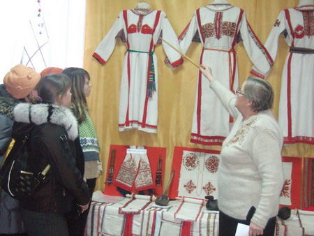 16:25 В городе Шумерле открылась выставка «Шумерлинская старина: традиции, ремесла, мастера»